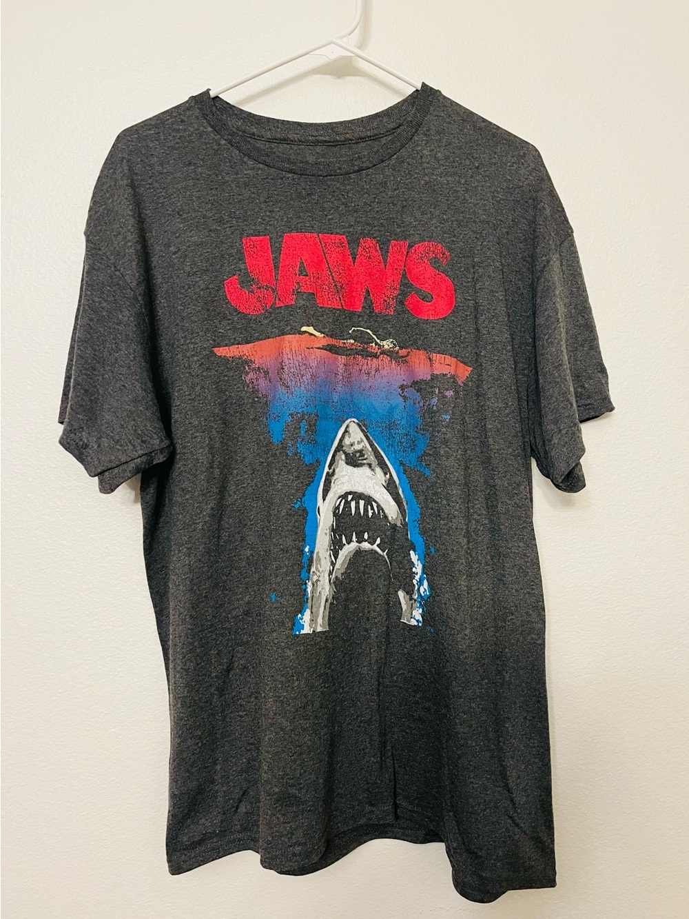 Jaws Graphic Tee Gray Shark Movie Shirt VTG Style Size L